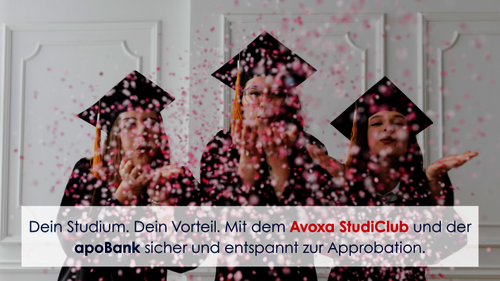 Drei junge Frauen im Talar, die Konfetti pusten.